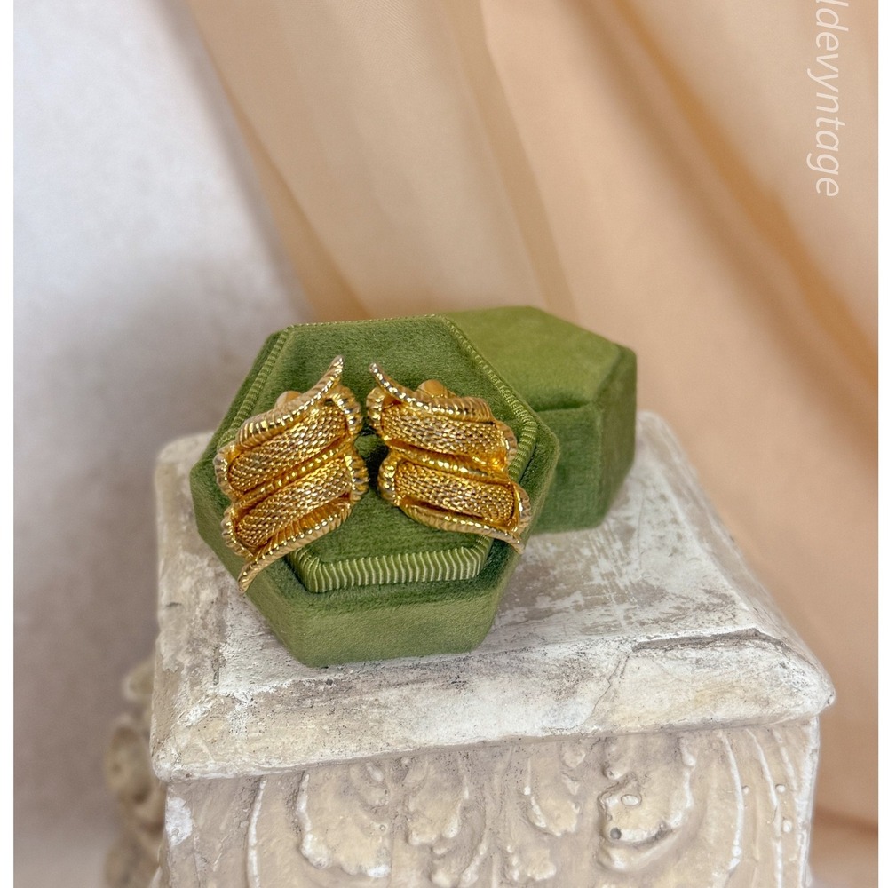 Gold Metal Mesh Collar/Shoe‎ Clips